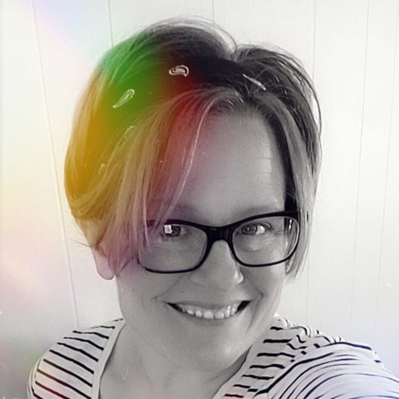 Meet your Posher, Pammy - Picture 2 of 2